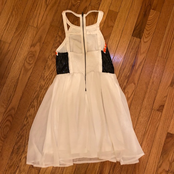 Xenia Boutique White Sequin Embellished Dress M 6 - Picture 5 of 5